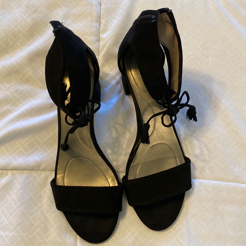 Bandolino Black Suede Sandals